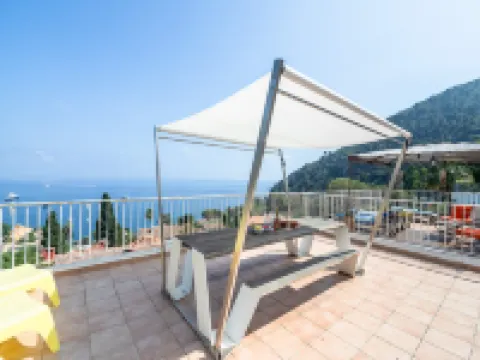 Elegant Seaside Villa in Èze