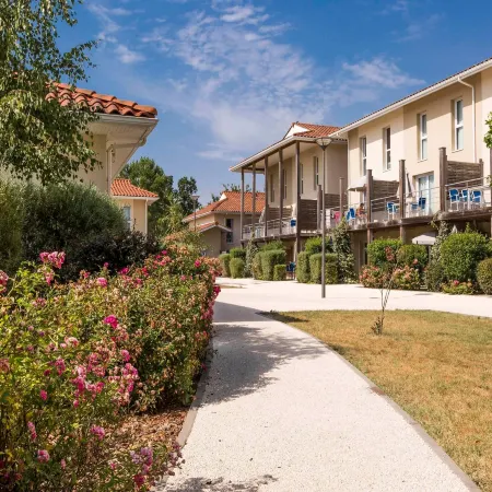 Lakeside Stay w/ Terrace