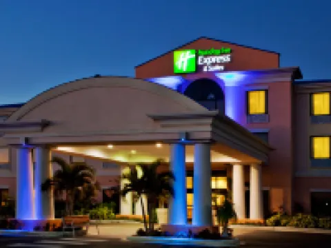 Holiday Inn Express & Suites LAKE OKEECHOBEE by IHG Hotels in Okeechobee