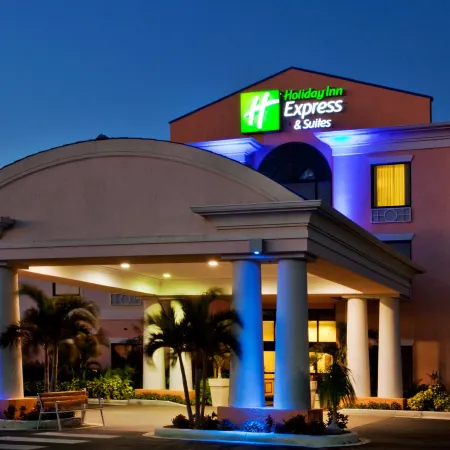 Holiday Inn Express & Suites LAKE OKEECHOBEE by IHG
