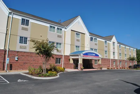 Candlewood Suites COLONIAL HEIGHTS-FT LEE by IHG