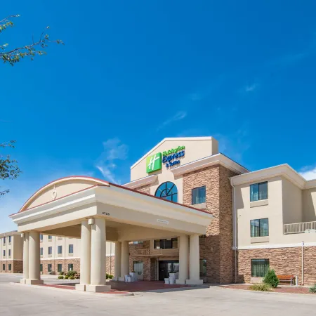 Holiday Inn Express & Suites CLOVIS by IHG