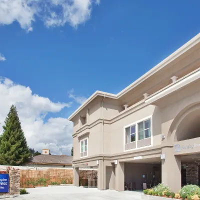 Holiday Inn Express & Suites SANTA CRUZ by IHG Hotels near Santa Cruz Museum of Art & History