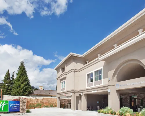 Holiday Inn Express & Suites SANTA CRUZ by IHG Hotels in Santa Cruz