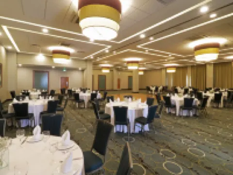 ฮอลิเดย์ อินน์ โรงแรมแอนด์สวีทส์ เอร์โมซิโย แอโรปูเอร์โต บาย IHG โรงแรมในเอร์โมซีโย