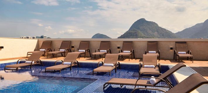 Courtyard Rio de Janeiro Barra da Tijuca Отели в г. Рио-де-Жанейро
