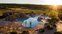 Zion Ponderosa Ranch Resort - مسبح