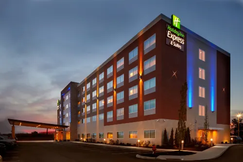 Holiday Inn Express & Suites CINCINNATI NORTH - LIBERTY WAY by IHG - parking