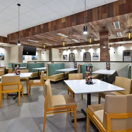 Holiday Inn & Suites TOLEDO SOUTHWEST - PERRYSBURG by IHG