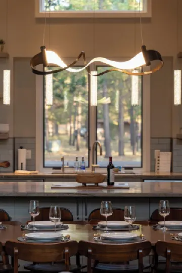 Alpine Lodge Sunriver, 5 Br Luxe, Sharc, Hot Tub, King Suites, EV, Ft Rock Park