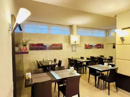 Hotel Kristall Отели в г. Треццано-суль-Навильо