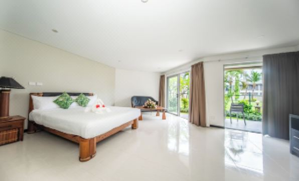 Tanoa Waterfront Hotel