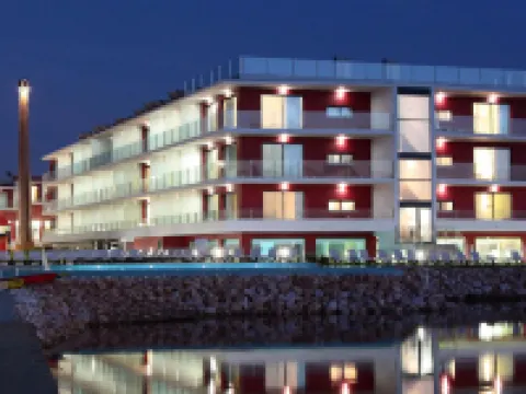 Agua Hotels Riverside Hotels in Lagoa