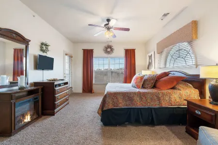 Whippoorwill Woods 3 Bdr w- Tons of Amenities! Отели рядом с достопримечательностью «Марвел Кейв»