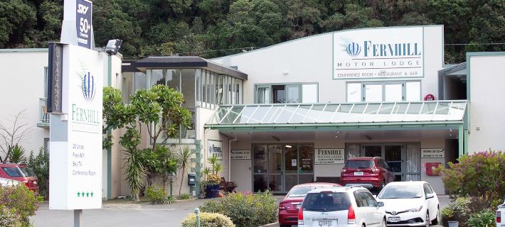 Fernhill Motor Lodge Hotel di Hutt Bawah