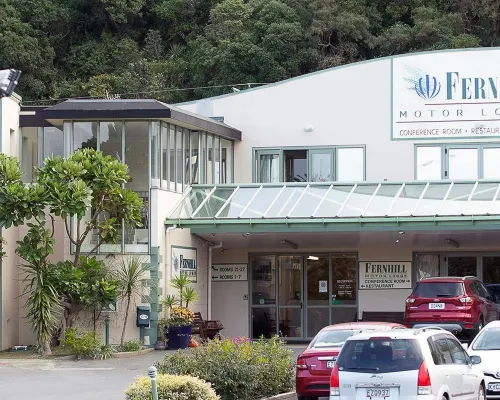 อะชัวร์ เฟิร์นฮิลล์ มอเตอร์ ลอดจ์ โรงแรมในโลเวอร์ฮัตต์