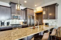 6 Mi to Ski Slopes: Heber City Home w/ Hot Tub! - Lejligheder