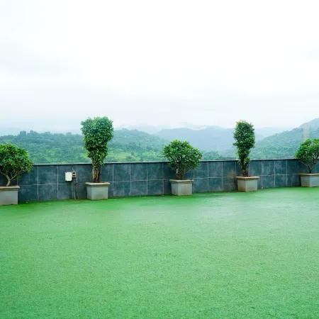 Mastiff Grand the Sia Palace Suites & Banquets, Khopoli (Nr. Imagica)