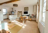 Cottage in the historic heart of Sancerre 2 minutes walk Hotels in Sancerre