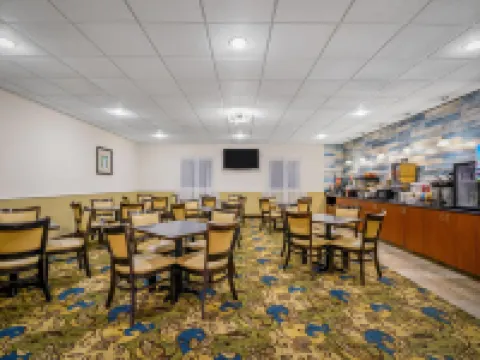 La Quinta Inn & Suites by Wyndham Stonington-Mystic Area Hotels in Stonington