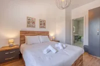 Qala Tranquil Escape - Stylish with Terrace & AC - Apartments