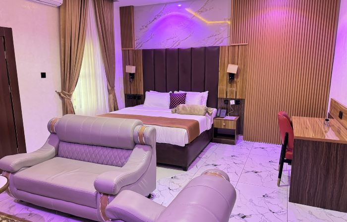 Silver Gate Hotel and Suites