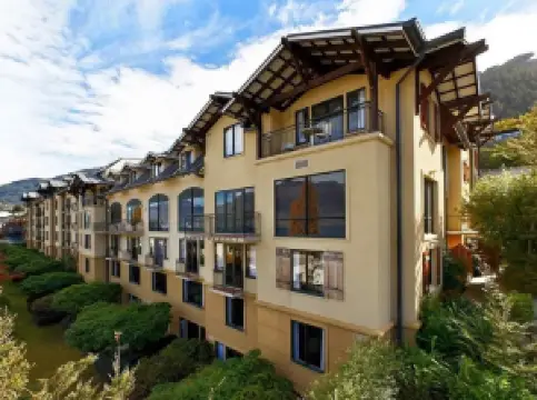 호텔 생모리츠, 퀸즈타운 - 엠갤러리