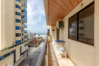 Apartamento com Varanda Churrasqueira e Vista Mar - 4-Star