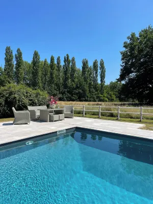 Maison piscine & tennis partagés