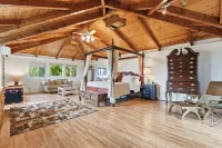 Adventure Alexander Valley Lodge With Pool & Hot Tub 6 Bedroom Villa Hotels in Cloverdale