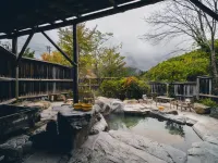 Yakinoyu Ryokan Okuhida Onsen Spectacular views โรงแรมใกล้สะพานทาชิโระ