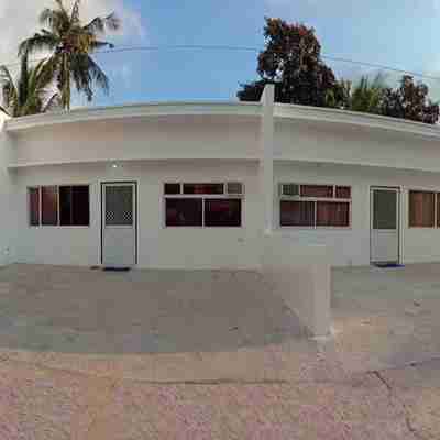 3 x 2BR each good for 12pax 3km to beach Hotel Exterior