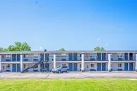 Deluxe Inn & Suites by OYO Miami OK