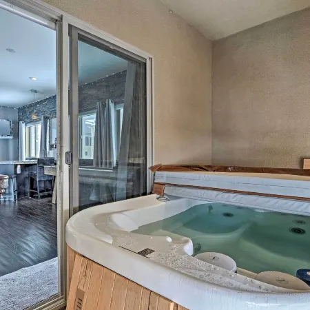 Luxe Brian Head Escape w/ Hot Tub & Mtn Views