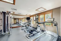 1BR Ski-in/ski-out Condo w/ Views, Pool, Hot Tub Hotels in Olympic Valley