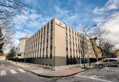 潘普洛納Livensa生活青年旅舍 酒店