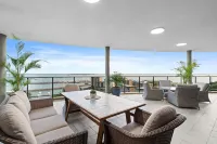 ZenLux 4BR Waterfront Penthouse Pad 270 Panoroma