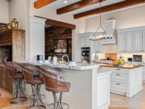 5bdr Oasis w/ Waterfall Pool, Hot Tub, Desert View Desert Cascase by Avantstay Hotels in Carefree