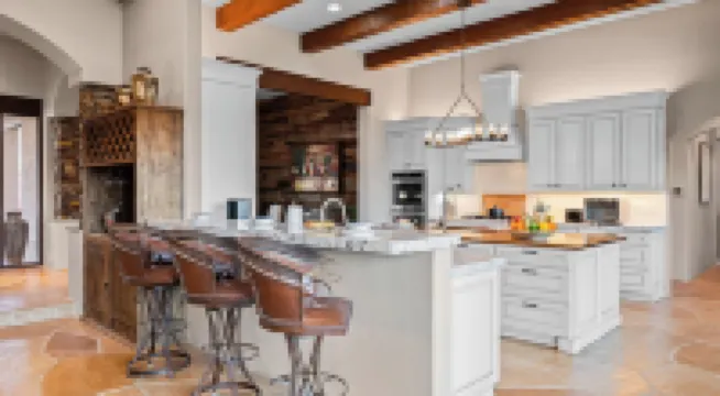 5ベッドルーム オアシス ウィズ ウォーターフォールプール, ホットタブ, デザートビュー デザートカスケード by Avantstay