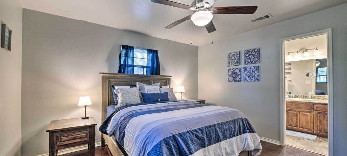 Lakefront Home < 3 Miles to Historic Granbury! Hotels in Hood County