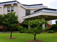 ハンプトン イン ニュー バーン