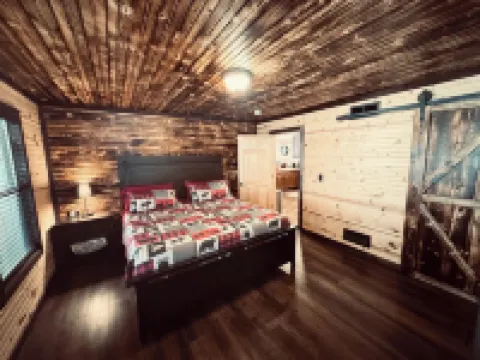 Last Minute & Early Bird Discounts! Beautiful Cabin on 20 Acres in Hocking Hills