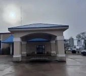 Knights Inn & Suites Emporia - Motels