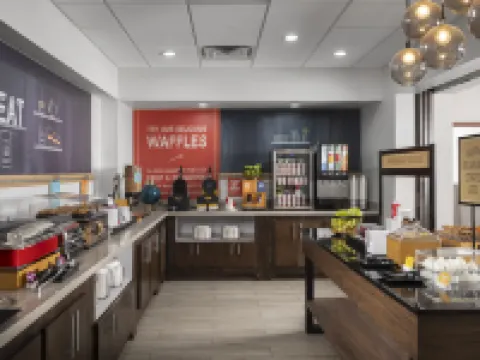 Hampton Inn & Suites Mansfield Hotels in Mansfield