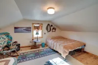 Charming 'Corral Creek Ranch House' in Circle - Pet friendly