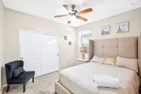 Tropical Desert Oasis. New built! Family friendly. Grill,Tiki bar&Mountain view.