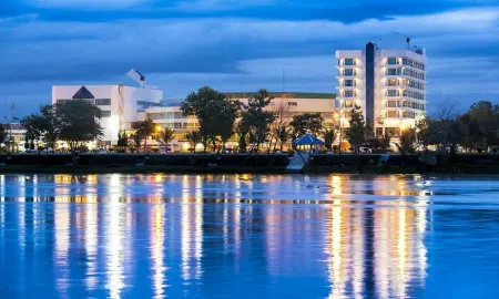 Viang Tak Riverside Hotel