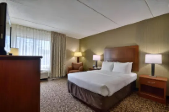 แคลเรียน อินน์ แอนด์ สวีทส์ คอร์ทแลนด์ - ยูนิเวอร์ซิตี้ แอเรีย