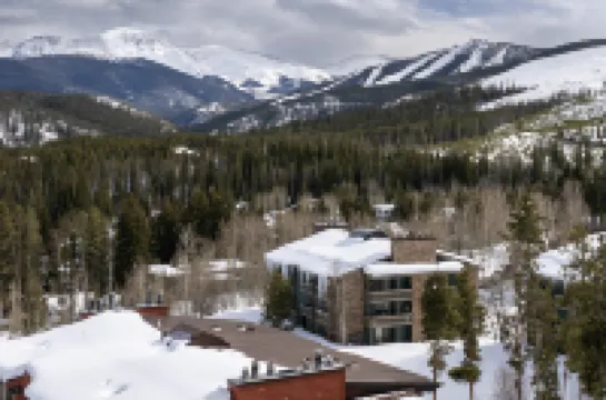 Spacious Mountain Retreat with Hot Tub and Patios - Elegant Sanctuary