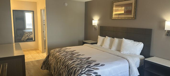 Red Roof Inn Media, PA Hotels in Delaware County